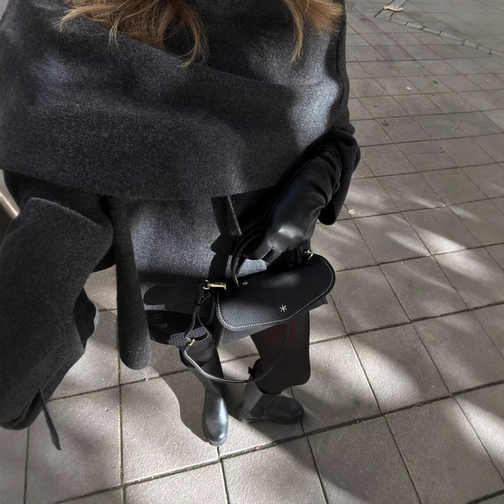 Elegant Eva - Cape Jas